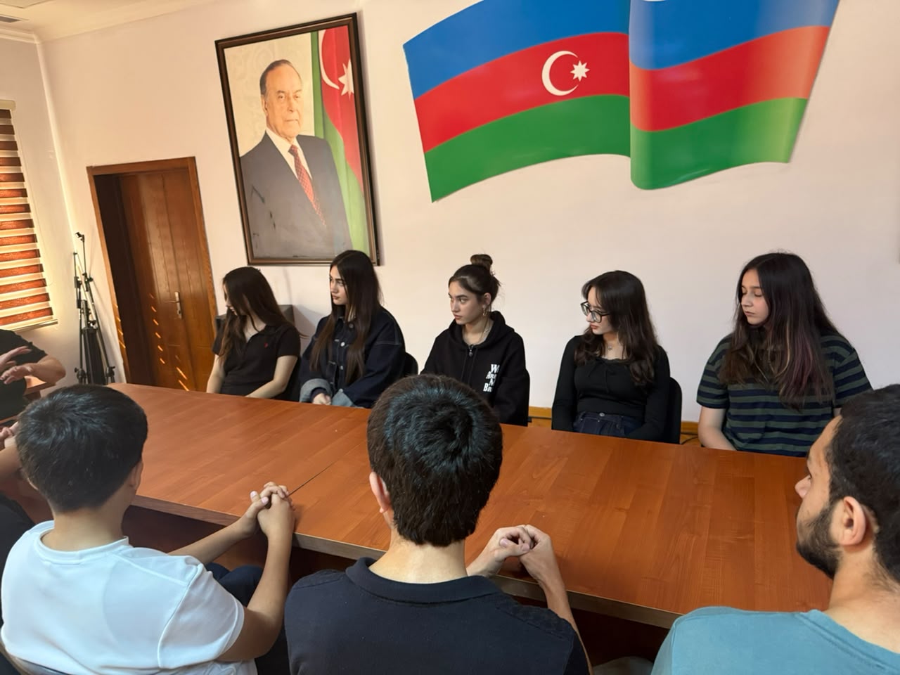 Bakı Texniki Kollecində "Sağlam həyat tərzini seçək" mövzusunda dəyirmi masa keçirildi.